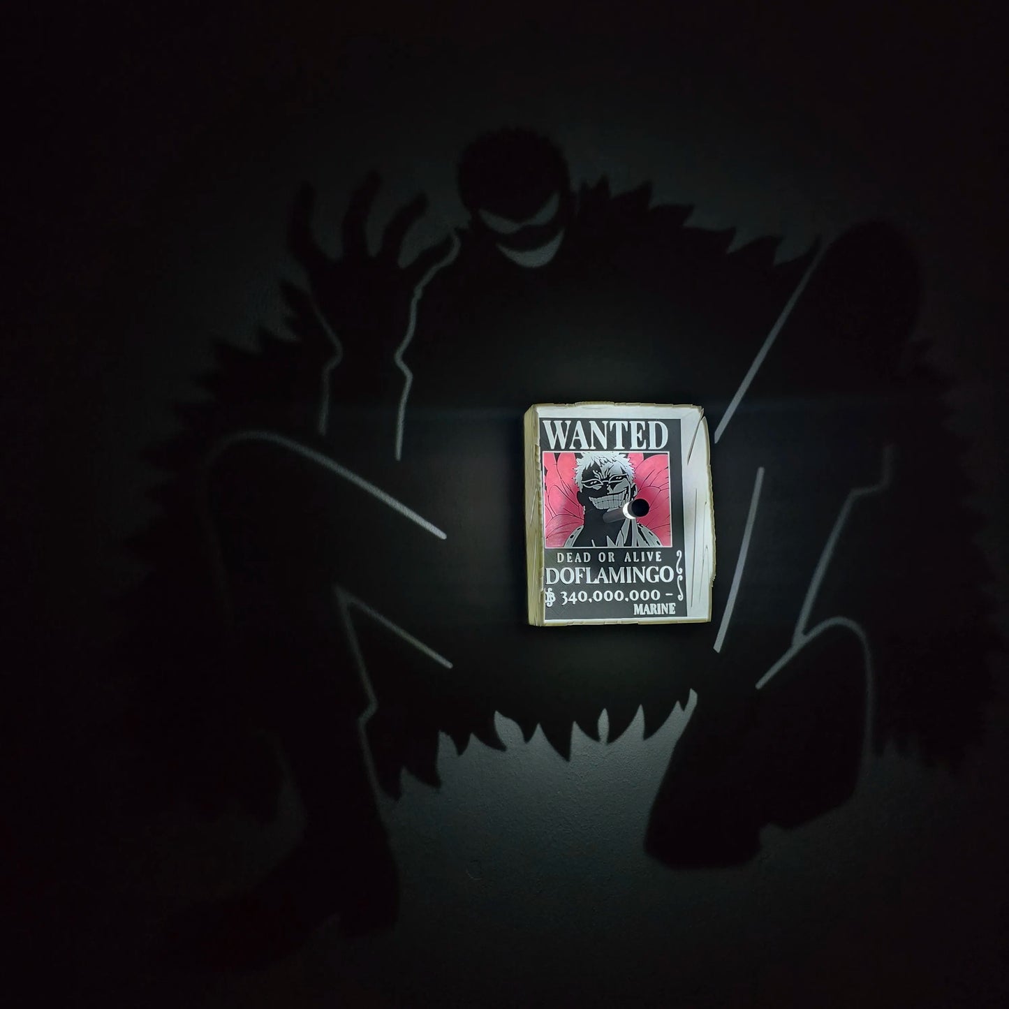 Donquixote Doflamingo Shadow Lamp | One Piece Temalı Dekoratif Gölge Lambası